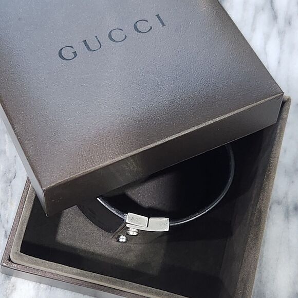 Gucci 925 Silver & Black Leather Cuff Bracelet in Box - Picture 3 of 13